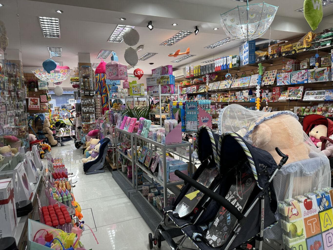 Local comercial y deposito en REUS venta y alquiler en Zona comercial